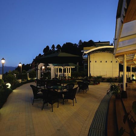 Crescent Resort, Darjeeling Дарджилинг Екстериор снимка