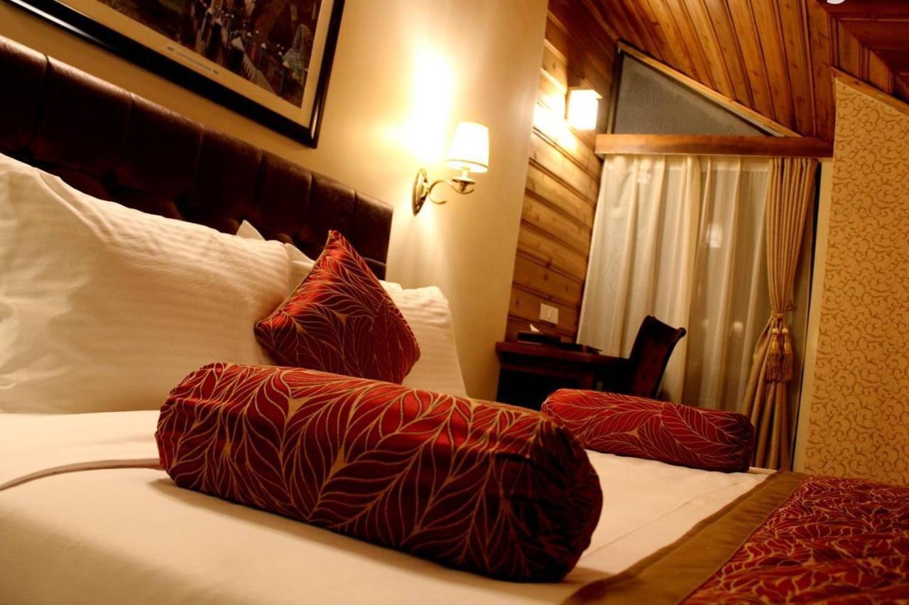 Crescent Resort, Darjeeling Дарджилинг Екстериор снимка
