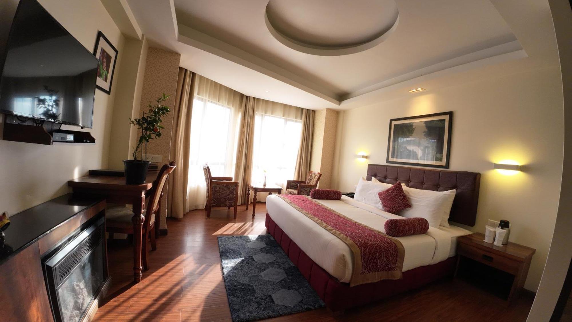 Crescent Resort, Darjeeling Дарджилинг Екстериор снимка