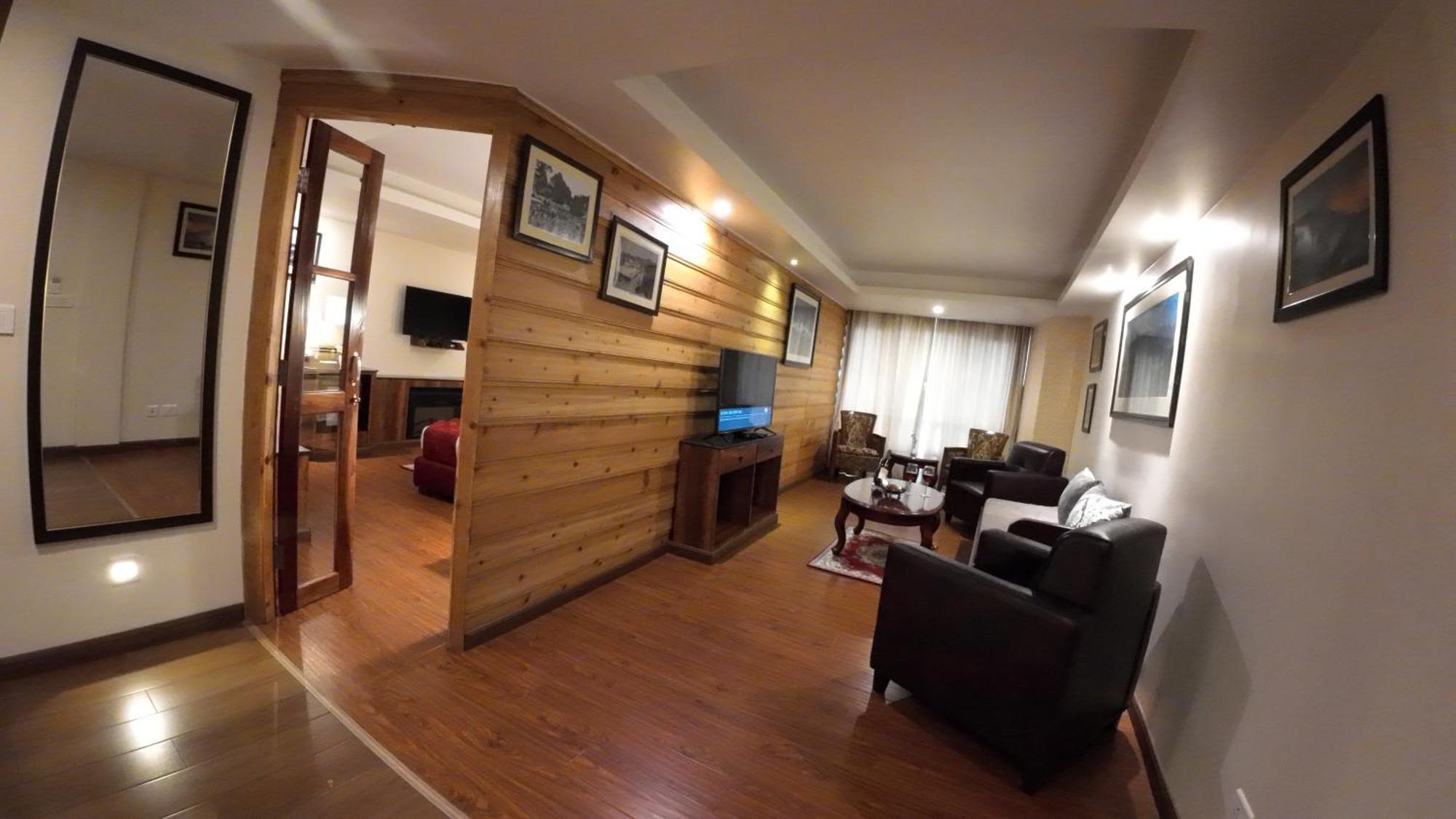 Crescent Resort, Darjeeling Дарджилинг Екстериор снимка