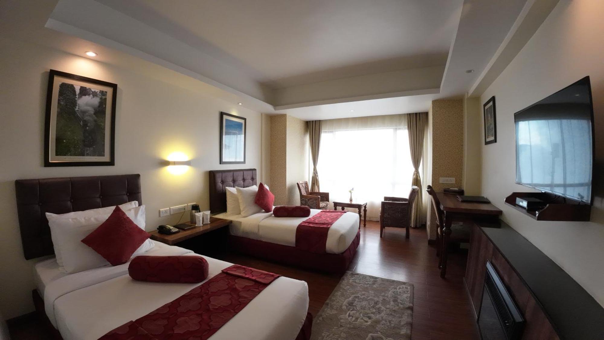Crescent Resort, Darjeeling Дарджилинг Екстериор снимка
