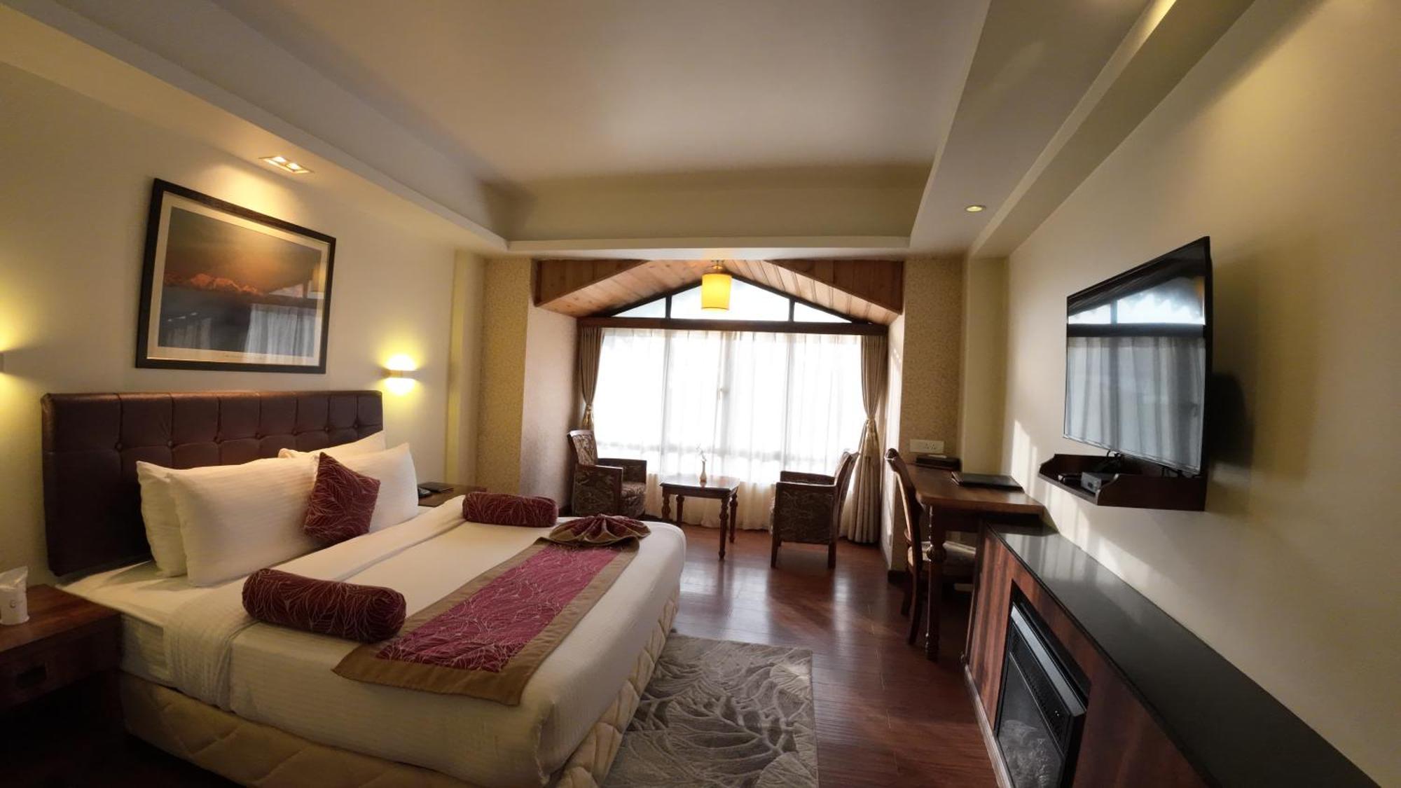 Crescent Resort, Darjeeling Дарджилинг Екстериор снимка